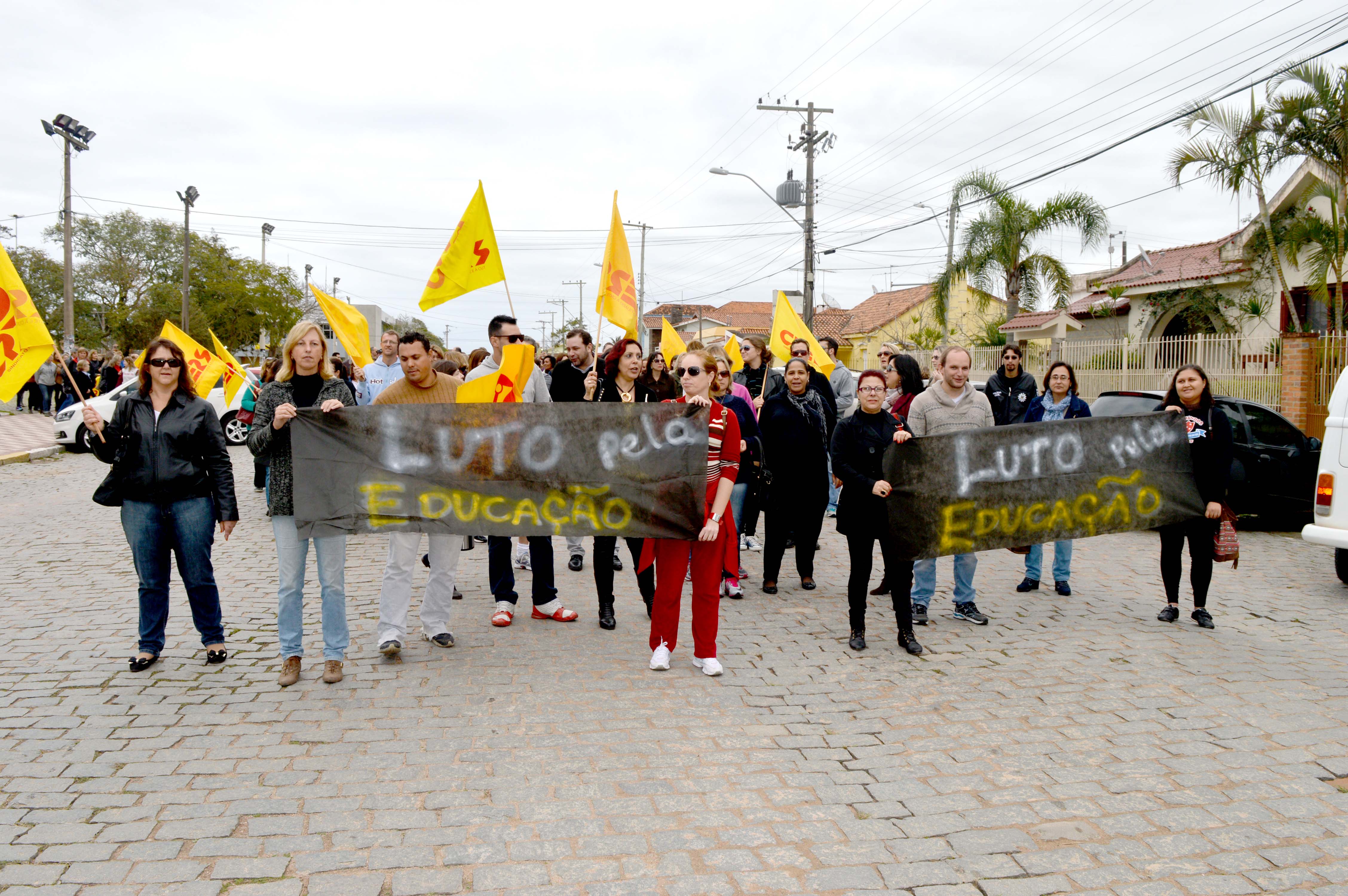 GREVE PROFESSORES SAO LOURENCO.jpg